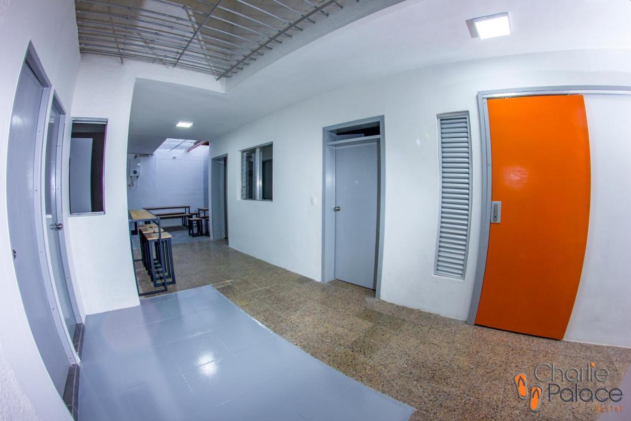 Charlie Palace Hostel Medellín Dış mekan fotoğraf