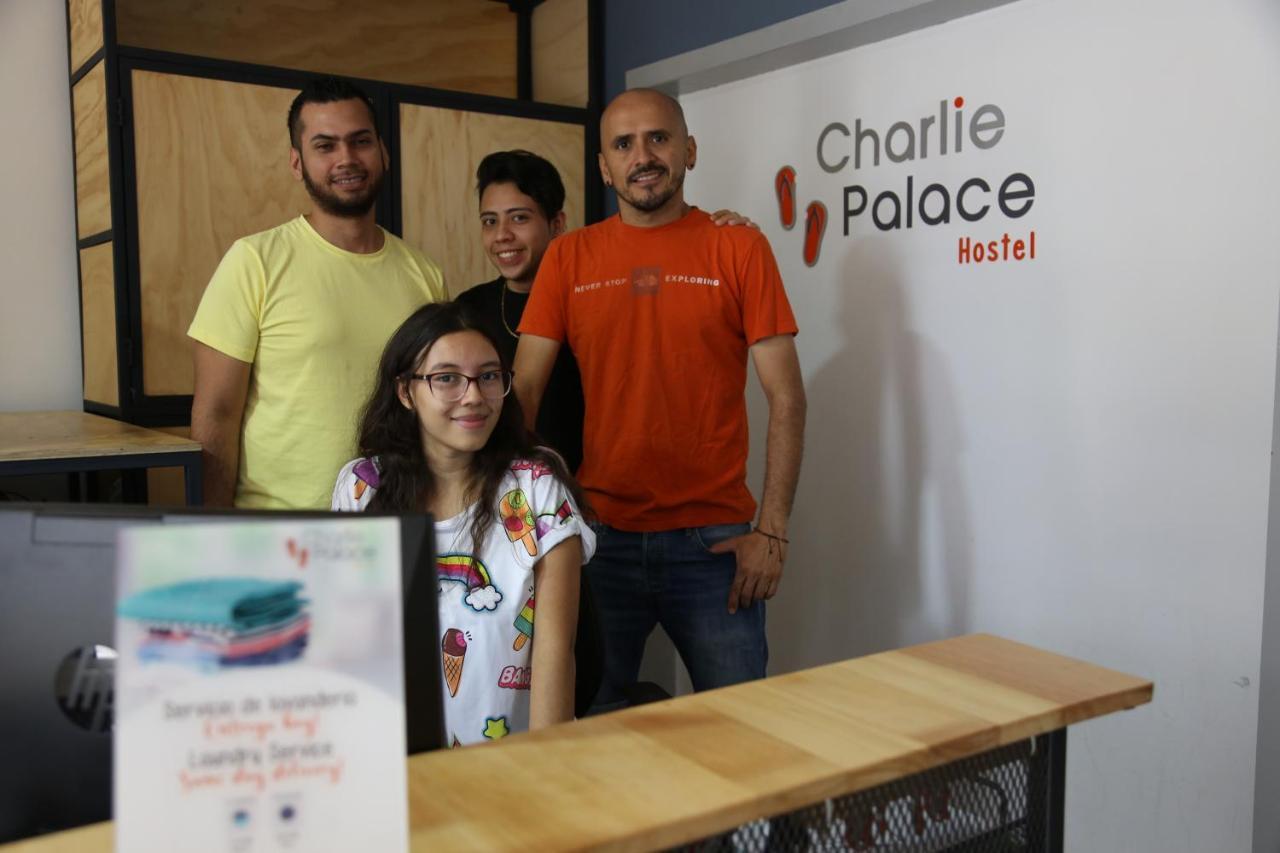 Charlie Palace Hostel Medellín Dış mekan fotoğraf